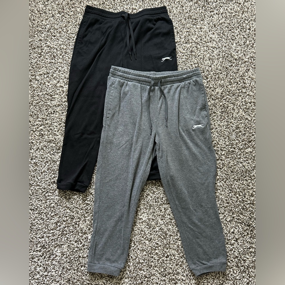 Bundle of 2 Slazenger 3/4 sweatpants bottoms